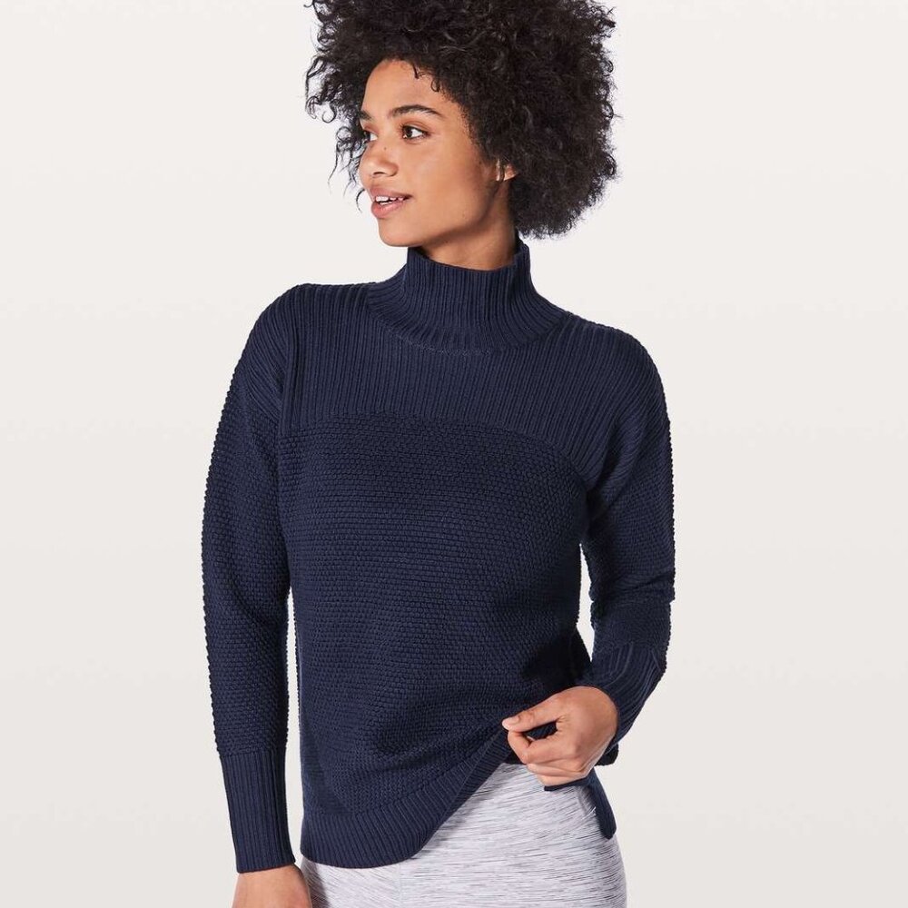 Lululemon Turtleneck Sweater Merino Wool Navy Blue‎ Warm & Restore Womens Sz 6